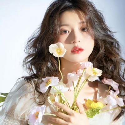 穿着旗袍的女孩